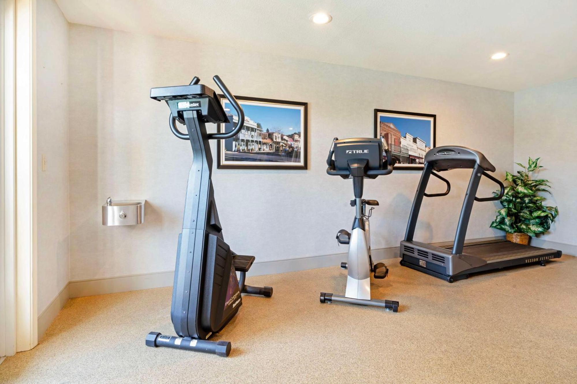 Best Western Cedar Inn & Suites Angels Camp Esterno foto